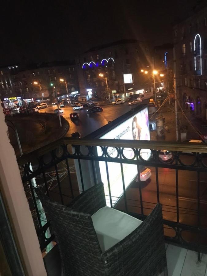 Квартира Около Станции Метро С Балконами Erivan Exterior foto