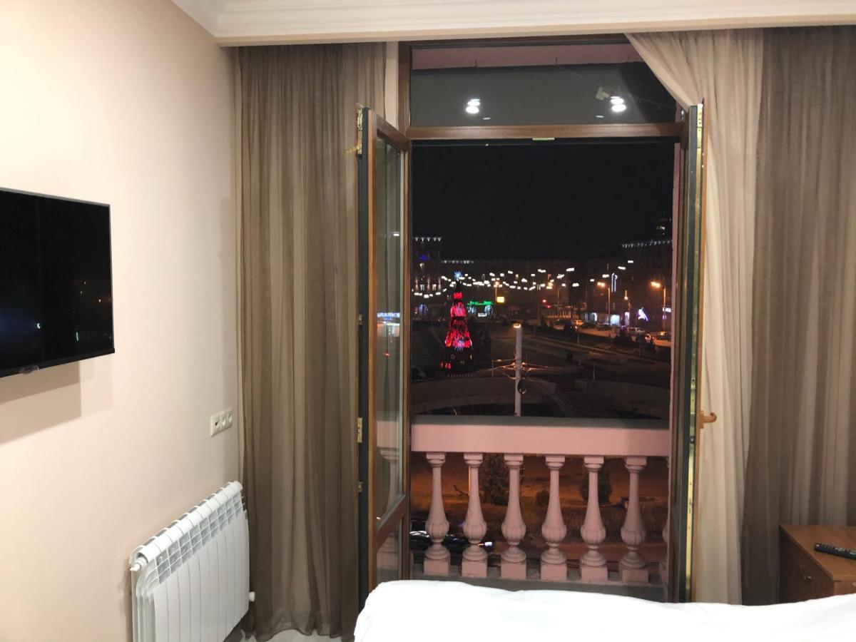 Квартира Около Станции Метро С Балконами Erivan Exterior foto